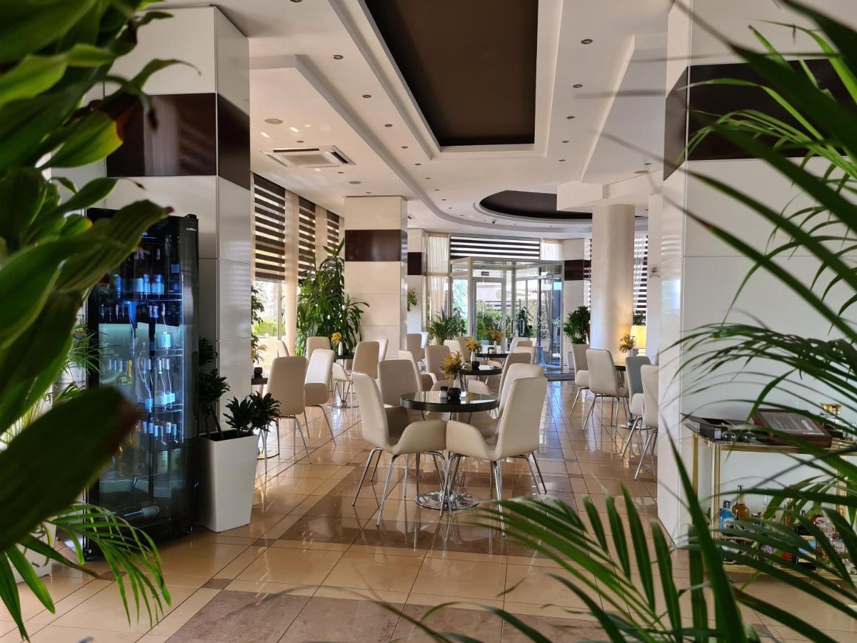 Hotel Arvi Durrës Exterior foto